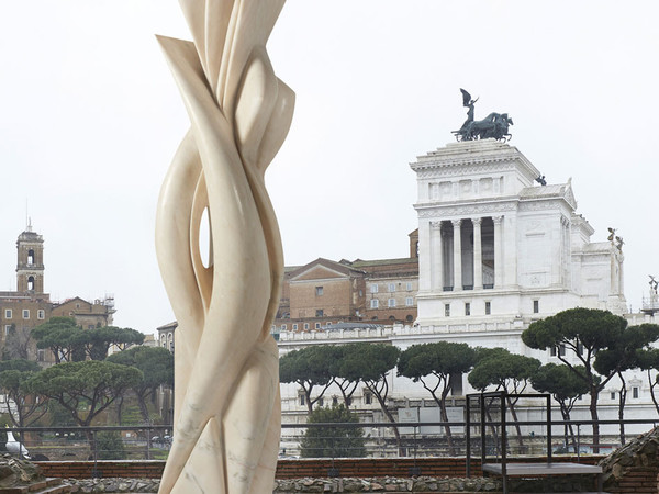 Pablo Atchugarry, Senza titolo, marmo rosa del Portogallo