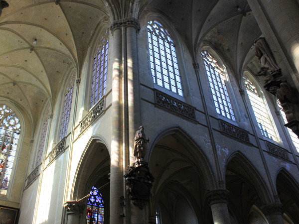 La chiesa di San Giacomo Maggiore (Sint-Jacobskerk) ad Anversa 1491 - 1656E’ qui presso la chiesa di San Giacomo di Anversa che si trova la tomba di Pieter Paul Rubens. La chiesa conserva anche una Madonna di Guido Reni.