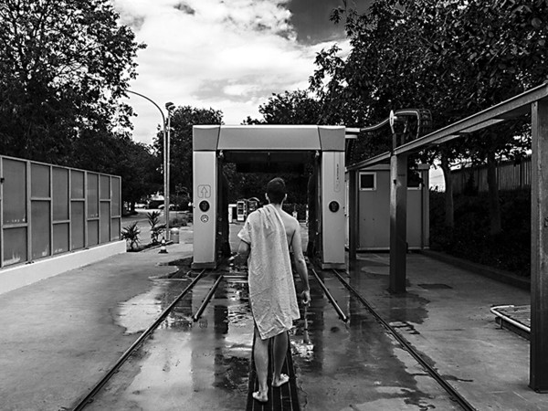 Gianni Botteon, L'uso improprio può risultare nocivo 2, 2014, fotografia digitale