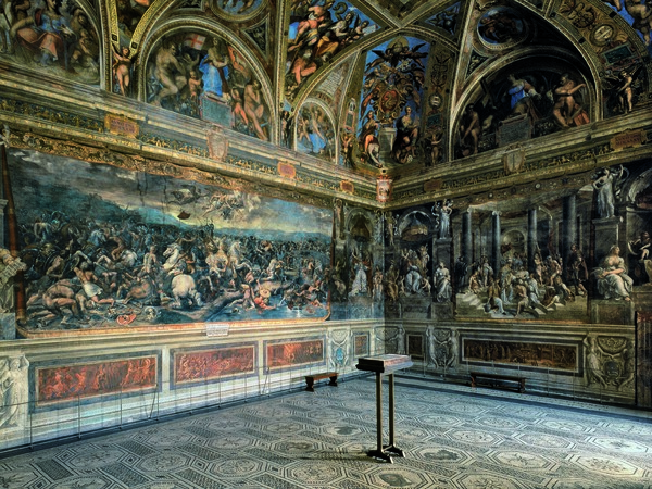 Raffaello Sanzio e allievi, Sala di Costantino, 1520-1524, Veduta con lampadario, Musei Vaticani, Nuova Illuminazione delle Stanze di Raffaello realizzata da Osram, 2017 | © Governatorato dello Stato della Città del Vaticano