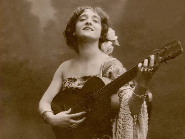 Lyda Borelli in<em> Malvaloca</em>, 1912, Fotografia Kaulak (Part.), Collezione privata