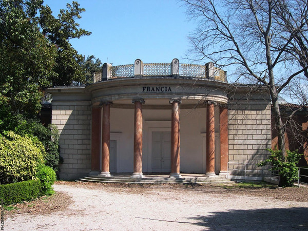 15a Mostra Internazionale di Architettura. La Biennale di Venezia - Padiglione Francese. Nouvelles Richesses?