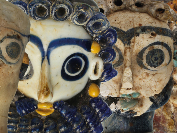 Pendenti a testa, pasta vitrea, Musée National de Carthage, Tunisia