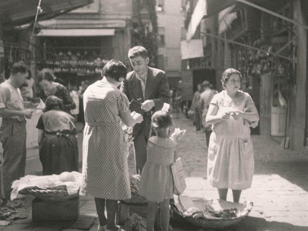 Dora Maar, Scène au marché de la Boquería, 1934.Collezione privata, Barcellona