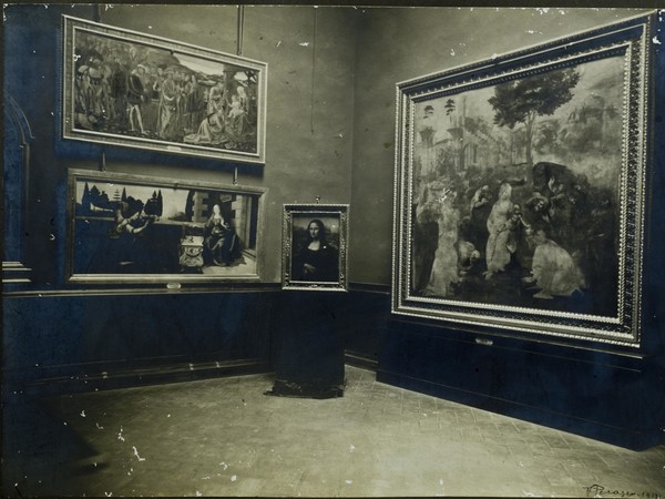Fotografia raffigurante la Sala di Leonardo agli Uffizi, Archivio delle Gallerie fiorentine, Firenze.
