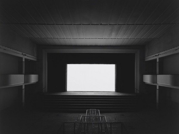 Hiroshi Sugimoto. Theatres / Confession of Zero, Galleria Continua / Castello di Ama, San Gimignano (SI)