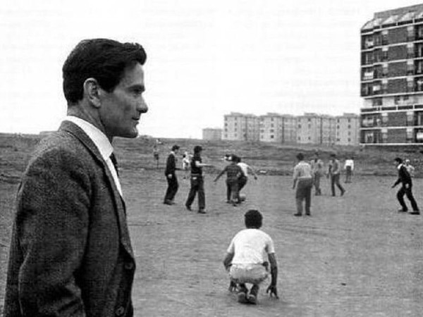 Pier Paolo Pasolini a Centocelle, Roma, 1960 I Ph. Federico Garolla 
