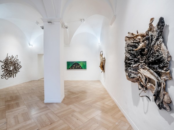 La Matière vivante, exhibition view, Galleria Continua, San Gimignano, 2021 I Ph. Ela Bialkowska, OKNO Studio