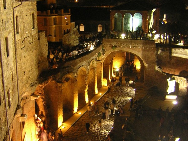 Mercati di Traiano - Museo dei Fori Imperiali, Roma, notturna