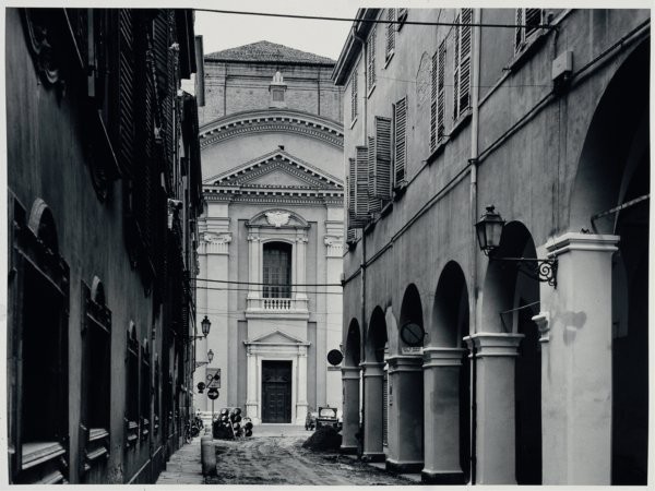 Gabriele Basilico, Via Cesare Battisti, 1994, Galleria Civica di Modena, Raccolta della Fotografia