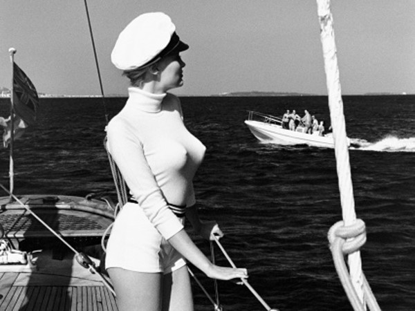 Helmut Newton, Winnie off the coast of Cannes, from the series White Woman, 1975 | © Helmut Newton Estate