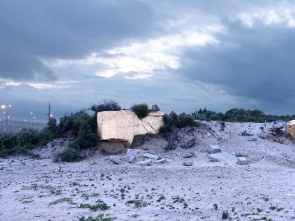 New Men’s Land | La Jungle di Calais vista da Gian Maria Tosatti e Domenico Quirico
