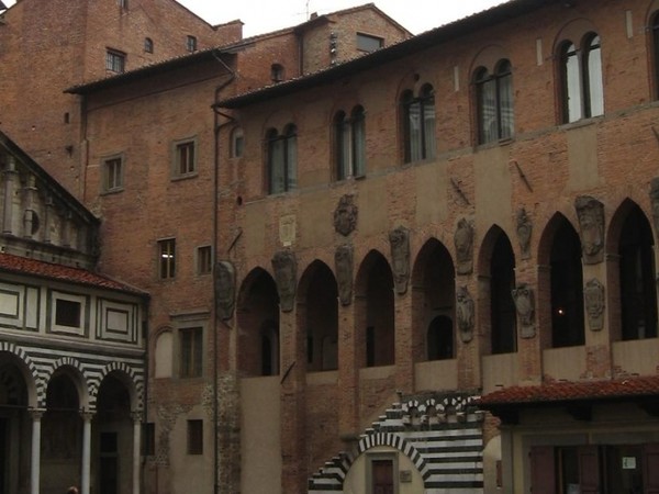 Antico Palazzo dei Vescovi, Pistoia