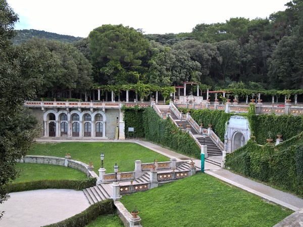 Castello di Miramare | Photo by Delia Colapinto, 2015, on Wikimedia Commons, https://commons.wikimedia.org/wiki/File:Giardino_del_Castello_di_Miramare.jpg