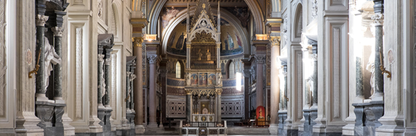 La navata centrale della basilica San Giovanni in Laterano