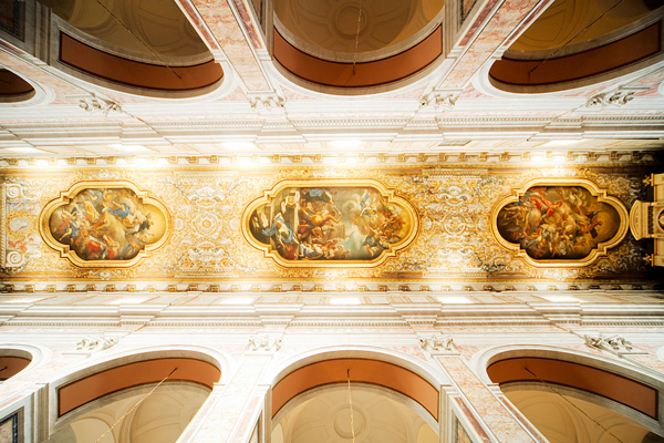 Duomo di Sorrento, la navata centrale | Foto: MatthiasKabel (Own work), via Wikimedia Creative Commons