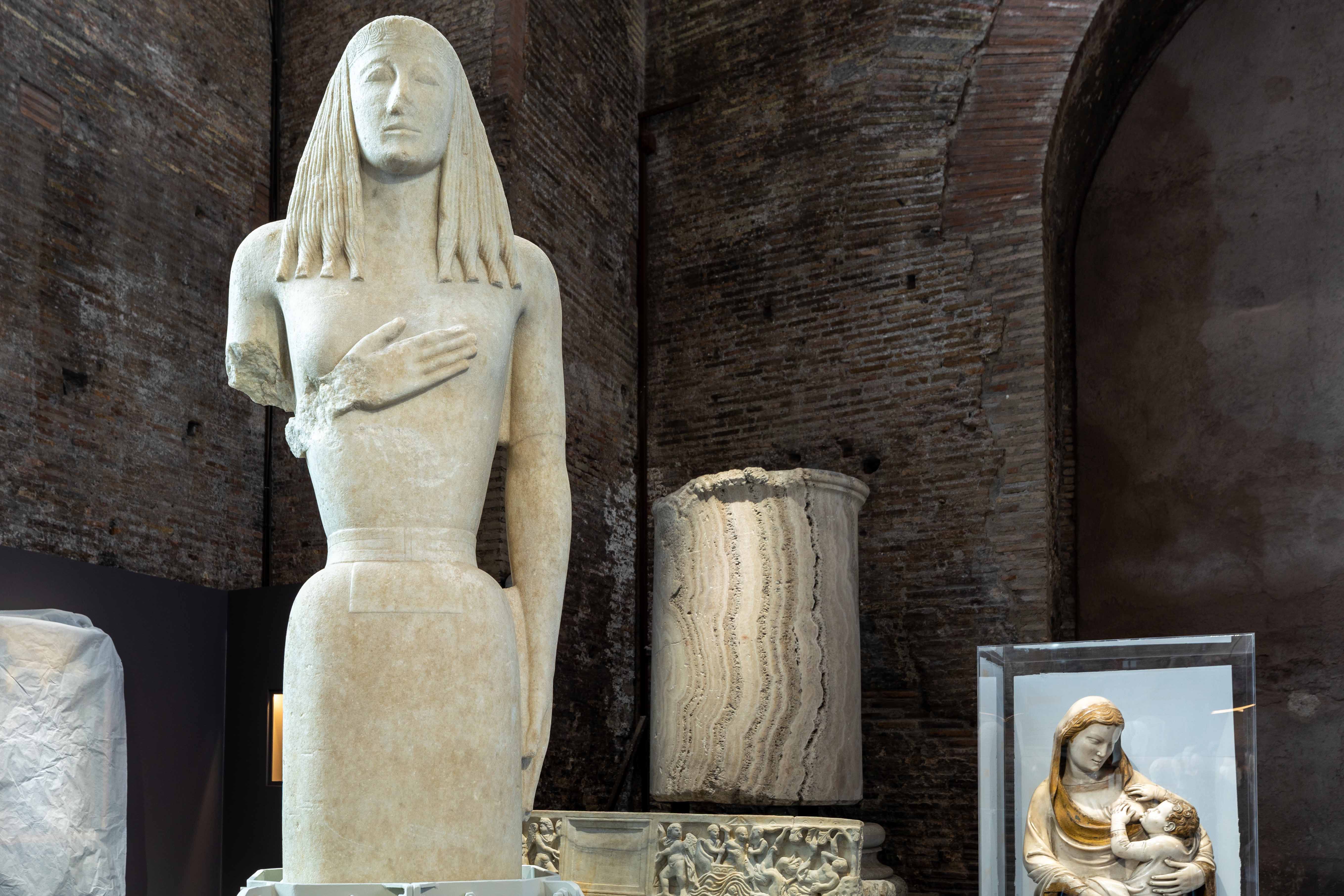 Η στιγμή και η αιωνιότητα.  Η επικαιρότητα των αρχαίων που εκτίθενται στα Λουτρά Διοκλητιανού – Ρώμη