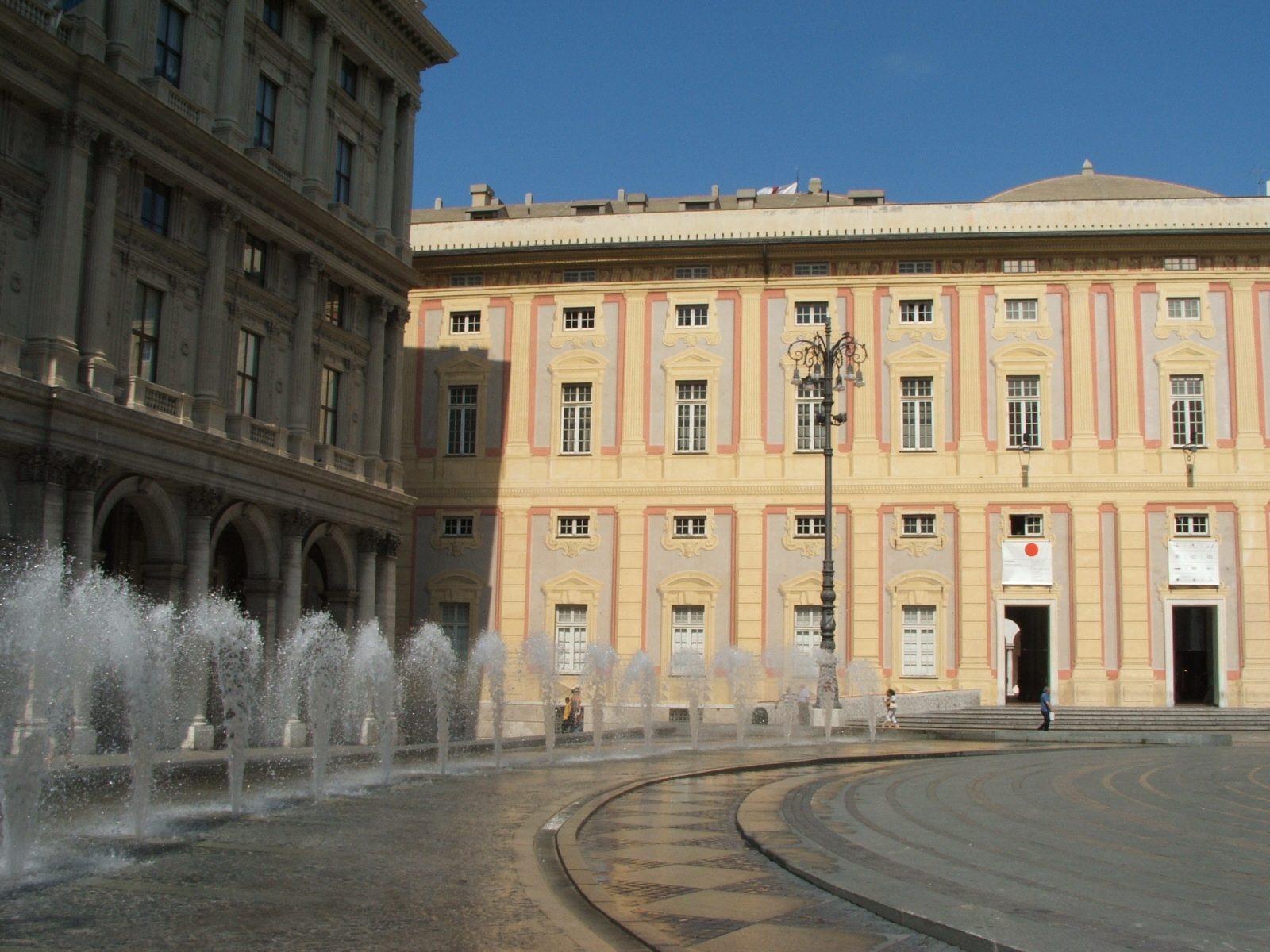 Palazzo Ducale a Genova Descrizione, opere