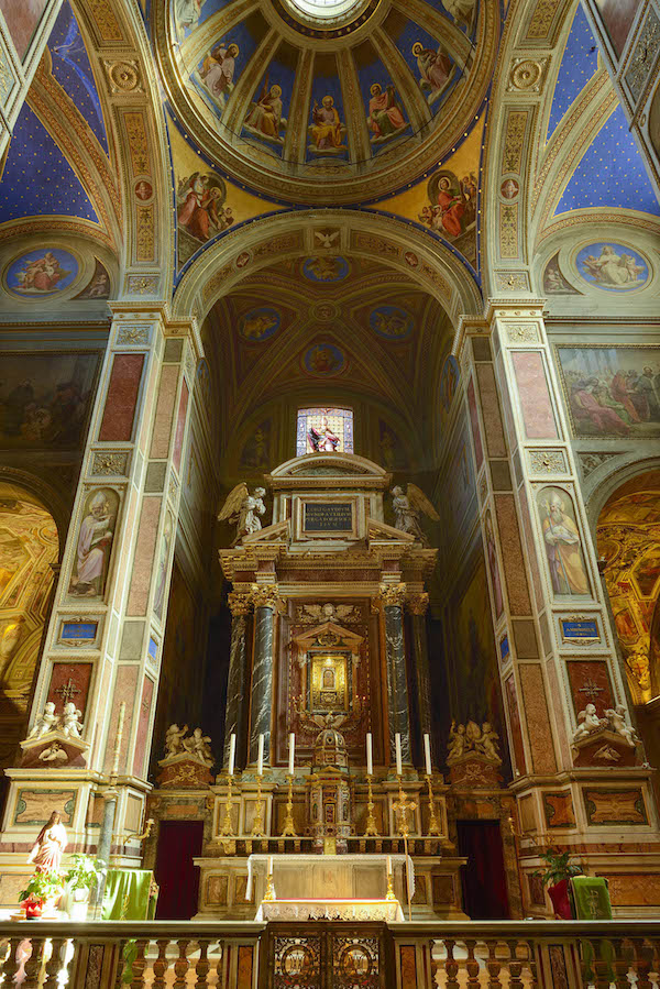 Basílica de Sant'Agostino en Campo Marzio, el altar mayor. Foto Fabio Caricchia Cortesía de la Superintendencia Especial de Roma
