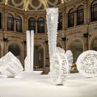Oltre la superficie. Cent’anni di Arnaldo Pomodoro in mostra a Milano