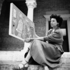 Dino Jarach (1914 - 2000), Peggy Guggenheim con un dipinto di Pegeen alla Biennale di Venezia, 1948, Stampa a posteriori, Stampa alla gelatina d’argento Cortesy of Peggy Guggenheim Collection Archives, Venice Solomon R. Guggenheim Foundation Photo Archivio Cameraphoto Epoche Gift, Cassa di Risparmio di Venezia, 2005