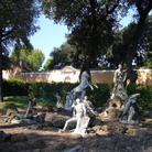 Roma, Villa Medici, gruppo dei Niobidi (copie. Il gruppo originale fu trasferito a Firenze nel 1770, ed è agli Uffizi dal 1781) | © Wikimedia Commons Photo by Lalupa