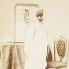 Ritratto di una giovane donna in uno studio, 1883-1900 circa, Mus&eacute;e Guimet, Paris, donazione Renou (1981), collezione Louis Marin | Courtesy &copy; Mus&eacute;e Guimet, Paris