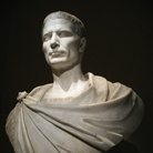 57 a.C. | Arriva Giulio CesareIl proconsole sceglie Aquileia come base invernale nel corso delle campagne di conquista della Gallia. Soggiornerà nella città altoadriatica anche negli anni successivi | Immagine: Gaius Iulius Caesar, Kunsthistorisches Museum, Vienna, Österreich English: Gaius Julius Caesar, Art History Museum, Vienna | Foto: Andrew Bossi (Creative Commons CC-BY-SA-2.5)
