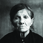Marfa Ilinitchna Riazantseva, Russia, nata 1866 nel villaggio di Kosafort, nei pressi di Makhatchkala, Daghestan, sa leggere e scrivere, nessun partito, ritirata. Residente a Mosca, rue 1re Mechtchanskaïa 62, app. 26. Arrestata il 27 agosto 1937. Condannata a morte l’8 ottobre 1937. Giustiziata l’11 ottobre 1937. Riabilitata nel 1989 | © Archivi Centrali FSB e Archivi Nazionali della Federazione Russa GARF, Mosca, copie pubblicate dagli archivi dell’Associazione Inter