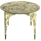 Tavolo “Pesci, cavallucci marini e astici” di Ponti, decorato da Piero Fornasetti, 1950. Piano in cristallo. Corpo in legno, stampato e laccato a mano. Courtesy Fornasetti.
