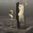 Veduta della mostra “Serial Classic”, co-curata da Salvatore Settis e Anna Anguissola. Fondazione Prada Milano, 2015. Foto Attilio Maranzano. Courtesy Fondazione Prada
