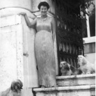 Ida Kar (1908 - 1974), Peggy Guggenheim a Palazzo Venier dei Leoni, Venezia, 1951, Stampa a posteriori, stampa alla gelatina d’argento | Courtesy of Peggy Guggenheim Collection Archives, Venice