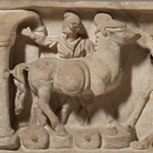 Elemento di sarcofago romano, Fine del II secolo d.C., Marmo, con particolare del Cavallo di Troia | Foto: © Ashmolean Museum, Università di Oxford