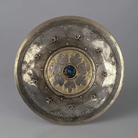 Piatto (drageoir o hanap o confettiera) con raffigurazione di lepre, Francia, Montpellier, XIV secolo, Argento dorato, smalto translucido, diam. 20 cm, San Pietroburgo, Museo Statale Ermitage
