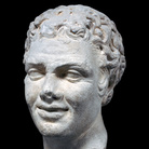 Scultore romano del I- II secolo d.C., Testa di Satiro o di centauro, marmo bianco statuario, altezza 29 cm, Roma, Fondazione Dino ed Ernesta Santarelli