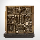 Museo del Novecento | Arnaldo Pomodoro, In memory of J.K.Kennedy 1963-64, Bronzo | Courtesy of Fondazione Arnaldo Pomodoro e Museo del Novecento, Milano, 2017
