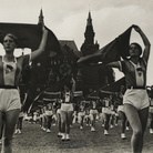 Aleksandr Rodčenko, Ragazze con fazzoletti, 1935, Stampa vintage, Collezione del Moscow House of Photography Museum, 