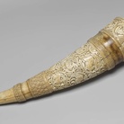 Olifante con animali entro intrecci Sicilia o Italia Meridionale , XI-XII secolo, Avorio, 47,5 cm, San Pietroburgo, Museo Statale Ermitage