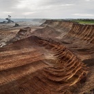 Edward Burtynsky, Coal Mine #1, North Rhine, Westphalia, Germany, 2015 | Foto © Edward Burtynsky | Courtesy of © Admira Photography, Milan / Nicholas Metivier Gallery, Toronto