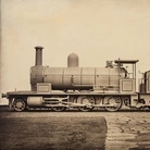 James Mudd, (Halifax, United Kingdom, 1821 - Bowdon, United Kingdom, 1906), Locomotiva a vapore, 1880 c.,Stampa al carbone, 121.3 x 83.8 cm | © Courtesy Roland Belgrave Vintage Photography Ltd