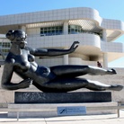 L' Air, 1939, Scultura di Aristide Maillol (1861 - 1944) all'igresso della terrazza del Jean Paul Getty Center, Los Angeles | Foto: Prayitno via Pixabay
