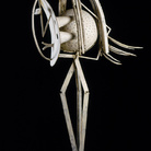 Pablo Picasso, Tête de femme, 1929-1930 Ferro, latta, molle e scolapasta, cm 100 x 37 x 59  