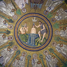 381 | Il Concilio di Aquileia Viene condotta a termine la lotta contro l'arianesimo | Soffitto del Battistero degli Ariani, Ravenna | Foto: Incola via Wikimedia Creative Commons