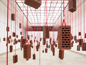 mostra Kendell Geers. OrnAmenTumEtKriMen - Kendell Geers