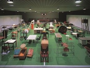 mostra K. Martin Kippenberger's "The Happy End of Franz Kafka’s Amerika”
