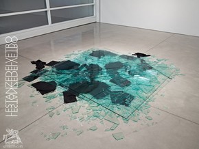 mostra Fragile? - Michael Craig-Martin, Ceal Floyer, Carsten Nicolai, Lawrence Weiner, Monica Bonvicini, Keith Sonnier, Giuseppe Penone, Rachel Whiteread, Luciano Fabro, Mona Hatoum, David Hammons, Claire Fontaine, Cyril de Commarque, Barry le Va, Joseph Kosuth