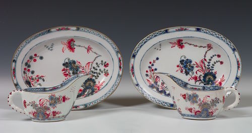 Manifattura Cozzi, Coppia di salsiere con decorazione imari. Collezione privata