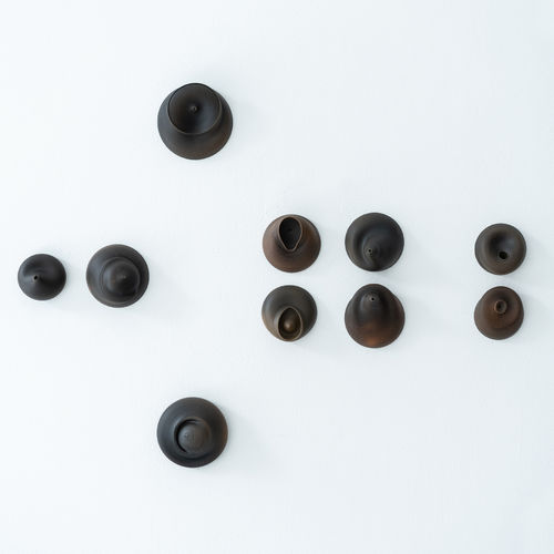 Aleksandar Vac, LAYERS. Dettaglio Installazione, ceramica, 2022