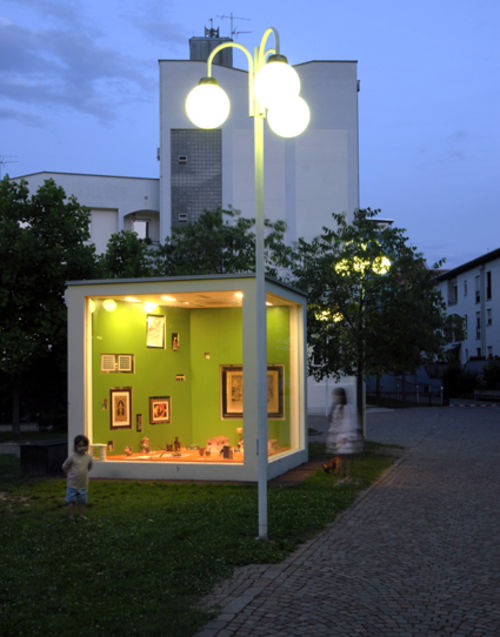 Alberto Garutti, Piccolo museion, cm 320x440x440, Quartiere Don Bosco, Bolzano 2001-2003