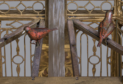 Manifattura francese (Courvoiseur L. e C.), Orologio da tavolo con automi e carillon, 1810-1815, bronzo dorato, legno, cristallo e smalto, cm 40x27x17,5. Galleria Palatina, Gabinetto rotondo, particolare